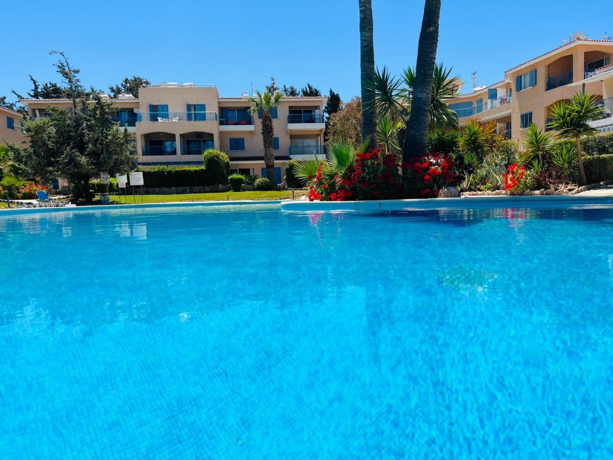 Golden Palms Paradise Garden Пафос Екстериор снимка
