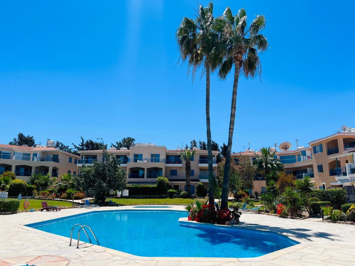 Golden Palms Paradise Garden Пафос Екстериор снимка